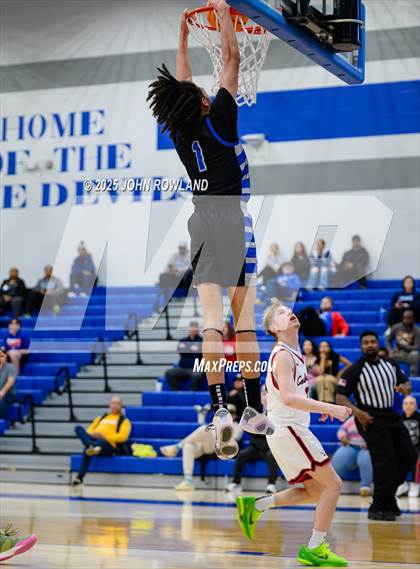 Thumbnail 2 in Cookeville vs LaVergne (TSSAA Regional SemiFinal) photogallery.