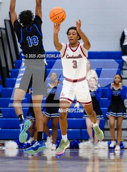 Thumbnail 2 in Cookeville vs LaVergne (TSSAA Regional SemiFinal) photogallery.