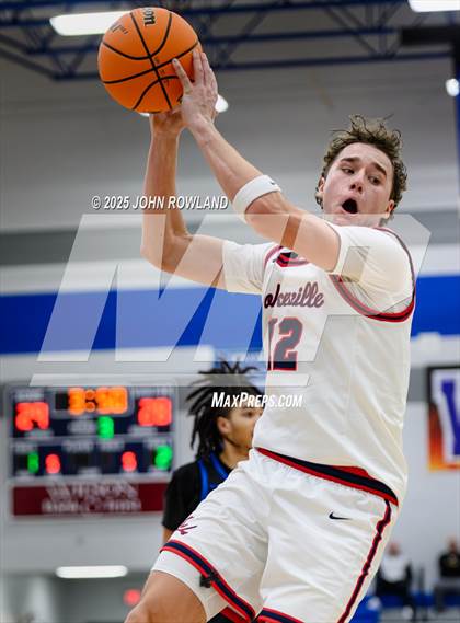 Thumbnail 3 in Cookeville vs LaVergne (TSSAA Regional SemiFinal) photogallery.