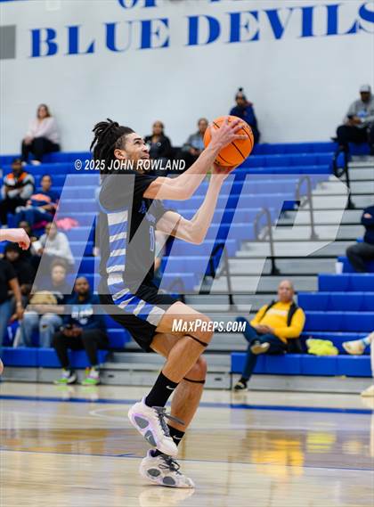 Thumbnail 3 in Cookeville vs LaVergne (TSSAA Regional SemiFinal) photogallery.