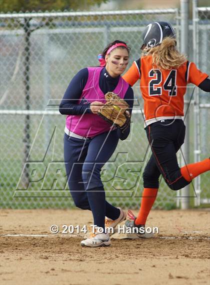 Thumbnail 2 in Air Academy vs Erie (CHSAA 4A Region 2 Round 2 Playoff) photogallery.