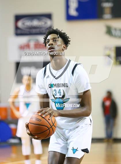 Thumbnail 3 in Huntington St. Joseph Prep @ Combine Academy (Hoops and Dreams Showcase) photogallery.