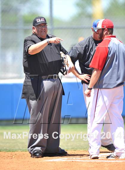 Thumbnail 3 in Maypearl vs. Peaster (UIL 2A Region 2 Bi-District Playoff) photogallery.