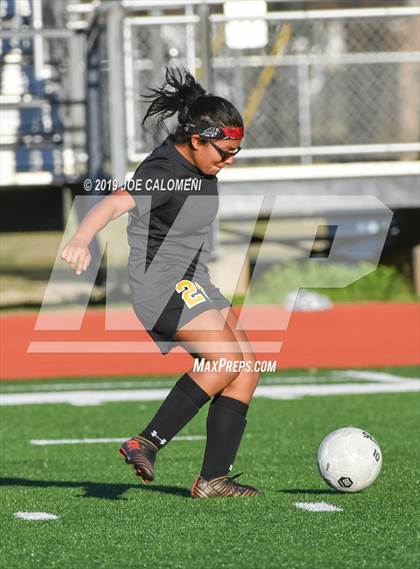 Thumbnail 2 in East Central vs Dawson (SCUC Shootout) photogallery.