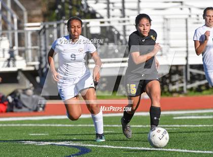 Thumbnail 2 in East Central vs Dawson (SCUC Shootout) photogallery.