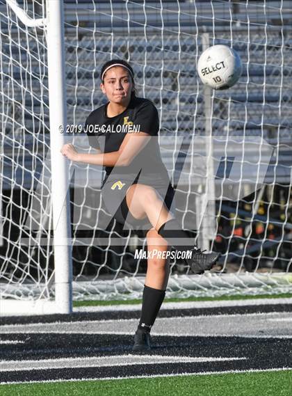 Thumbnail 2 in East Central vs Dawson (SCUC Shootout) photogallery.