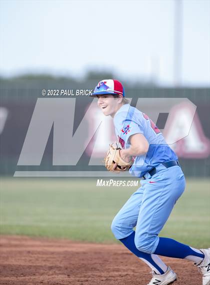 Thumbnail 3 in Lake Travis vs. Westlake photogallery.