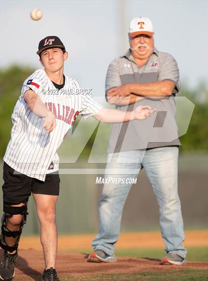 Thumbnail 3 in Lake Travis vs. Westlake photogallery.
