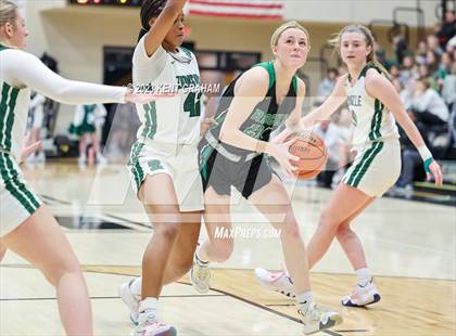 Thumbnail 2 in Westfield vs Zionsville (IHSAA  4A Sectional Round 1) photogallery.