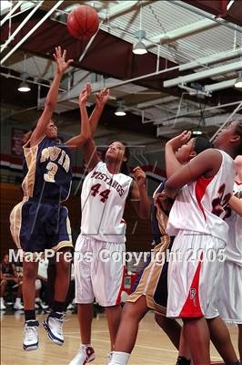 Thumbnail 3 in Muir vs Rancho Verde (Ayala Christmas Tourney) photogallery.