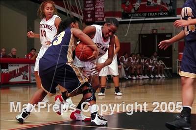 Thumbnail 2 in Muir vs Rancho Verde (Ayala Christmas Tourney) photogallery.