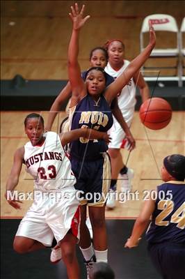 Thumbnail 1 in Muir vs Rancho Verde (Ayala Christmas Tourney) photogallery.