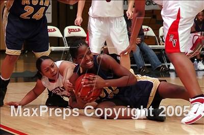 Thumbnail 2 in Muir vs Rancho Verde (Ayala Christmas Tourney) photogallery.
