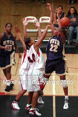 Thumbnail 2 in Muir vs Rancho Verde (Ayala Christmas Tourney) photogallery.