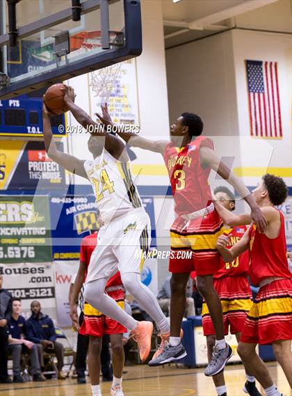 Thumbnail 2 in Dulaney @ Perry Hall photogallery.