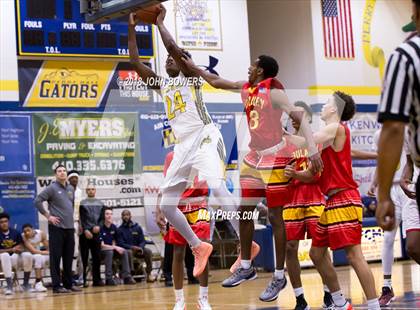 Thumbnail 3 in Dulaney @ Perry Hall photogallery.