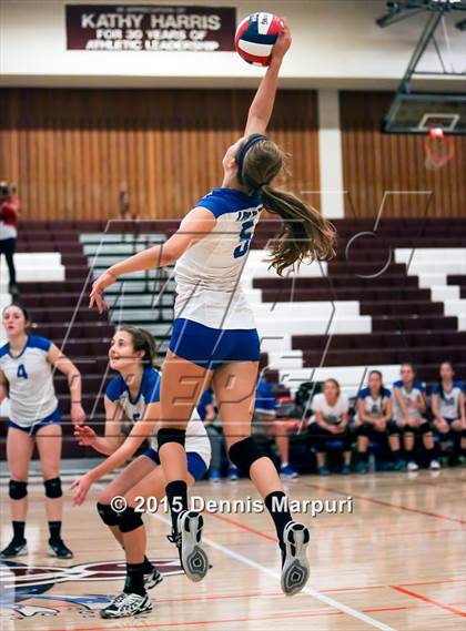 Thumbnail 2 in Carlmont vs. Los Altos (CIF CCS D1 Semifinal) photogallery.