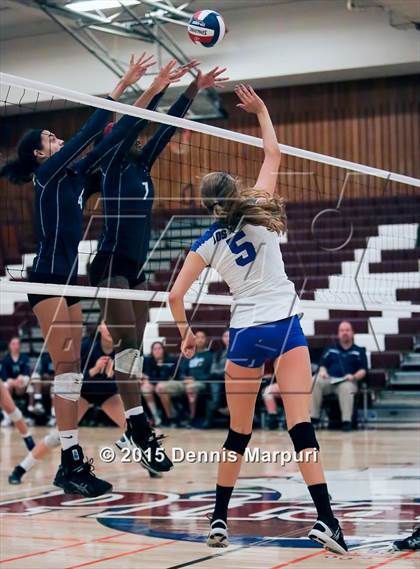 Thumbnail 1 in Carlmont vs. Los Altos (CIF CCS D1 Semifinal) photogallery.