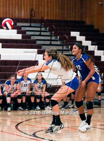 Thumbnail 3 in Carlmont vs. Los Altos (CIF CCS D1 Semifinal) photogallery.