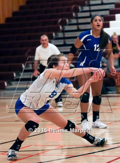 Thumbnail 2 in Carlmont vs. Los Altos (CIF CCS D1 Semifinal) photogallery.