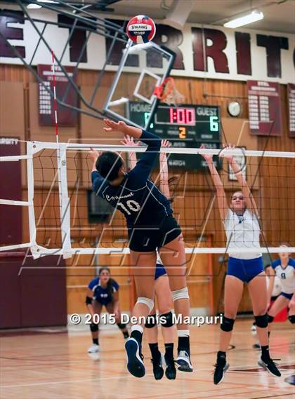 Thumbnail 1 in Carlmont vs. Los Altos (CIF CCS D1 Semifinal) photogallery.