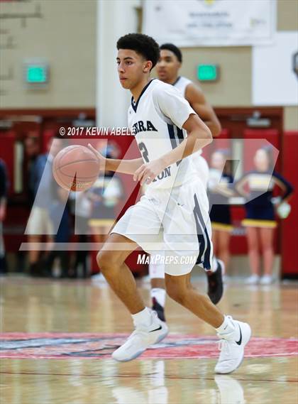 Thumbnail 2 in Shadow Mountain vs Sierra Canyon (Hoophall West) photogallery.