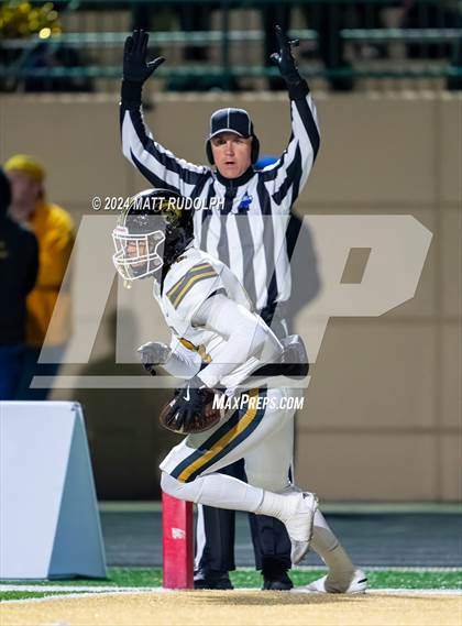 Thumbnail 2 in Carrollton @ Buford (GHSA 6A Semifinal) photogallery.