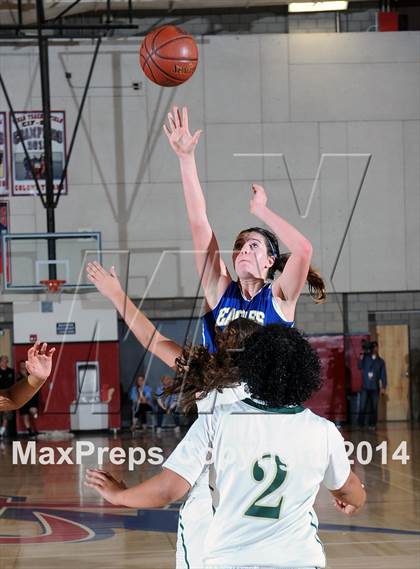 Thumbnail 3 in Santa Barbara vs. Santa Margarita (CIF SoCal Regional D3 Final) photogallery.