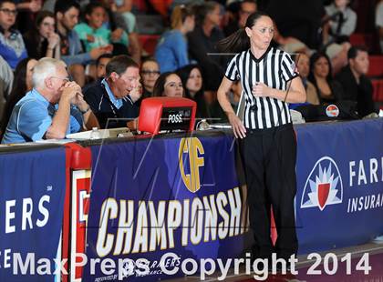 Thumbnail 3 in Santa Barbara vs. Santa Margarita (CIF SoCal Regional D3 Final) photogallery.
