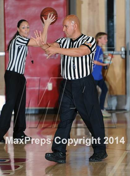Thumbnail 2 in Santa Barbara vs. Santa Margarita (CIF SoCal Regional D3 Final) photogallery.