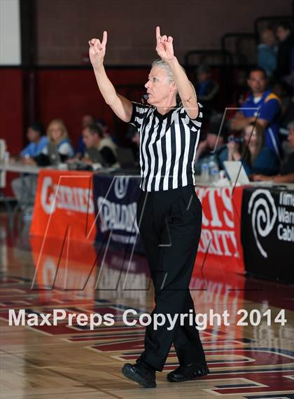 Thumbnail 1 in Santa Barbara vs. Santa Margarita (CIF SoCal Regional D3 Final) photogallery.