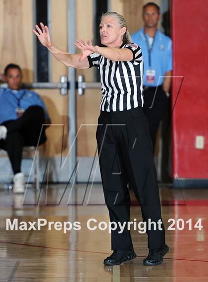 Thumbnail 1 in Santa Barbara vs. Santa Margarita (CIF SoCal Regional D3 Final) photogallery.