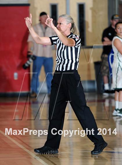 Thumbnail 2 in Santa Barbara vs. Santa Margarita (CIF SoCal Regional D3 Final) photogallery.