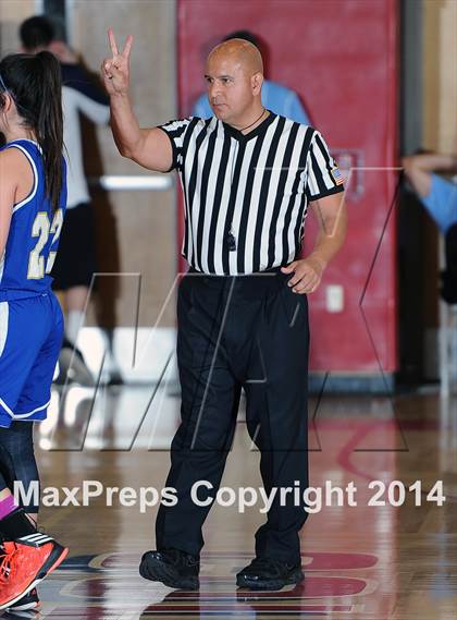Thumbnail 3 in Santa Barbara vs. Santa Margarita (CIF SoCal Regional D3 Final) photogallery.