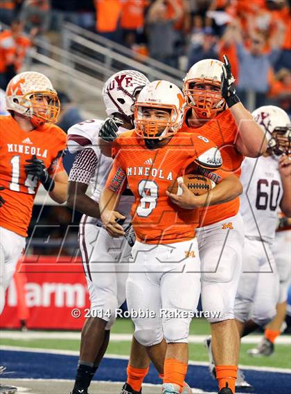 Thumbnail 1 in Mineola vs. Cameron Yoe (UIL 3A Division 1 Final) photogallery.