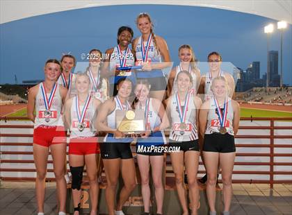 Thumbnail 3 in UIL 3A Track and Field Finals (Awards) photogallery.