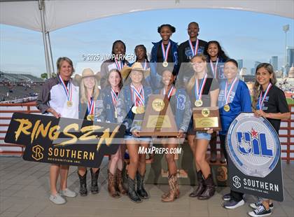 Thumbnail 2 in UIL 3A Track and Field Finals (Awards) photogallery.
