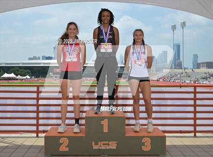 Thumbnail 2 in UIL 3A Track and Field Finals (Awards) photogallery.