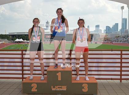 Thumbnail 2 in UIL 3A Track and Field Finals (Awards) photogallery.