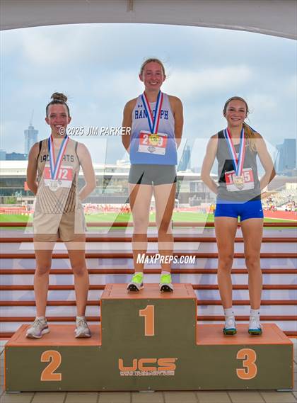 Thumbnail 2 in UIL 3A Track and Field Finals (Awards) photogallery.