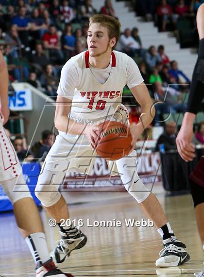 Thumbnail 2 in Moriah vs. Oriskany (NYSPHSAA Class D Final) photogallery.
