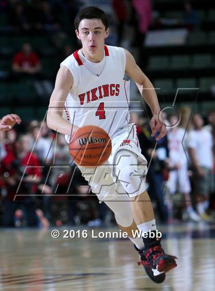 Thumbnail 3 in Moriah vs. Oriskany (NYSPHSAA Class D Final) photogallery.