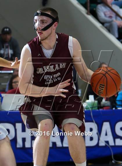 Thumbnail 2 in Moriah vs. Oriskany (NYSPHSAA Class D Final) photogallery.