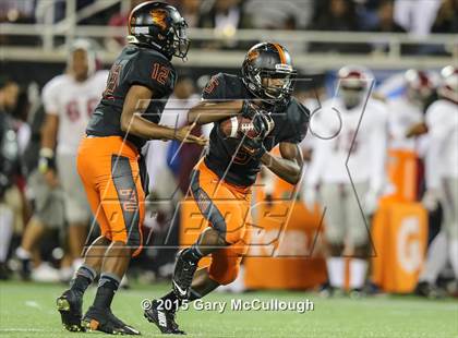 Thumbnail 2 in Raines vs. Booker T. Washington (FHSAA Class 4A Final) photogallery.