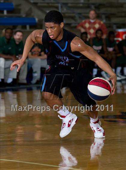 Thumbnail 2 in Naaman Forest vs. Skyline (Avery WinterHeat Showcase) photogallery.