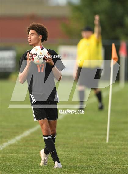 Thumbnail 2 in Marlington vs. Carrollton photogallery.