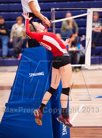 Thumbnail 2 in Columbine @ Regis Jesuit (Titan Classic) photogallery.