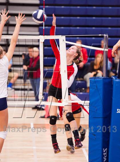 Thumbnail 2 in Columbine @ Regis Jesuit (Titan Classic) photogallery.