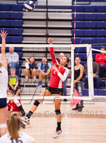 Thumbnail 3 in Columbine @ Regis Jesuit (Titan Classic) photogallery.