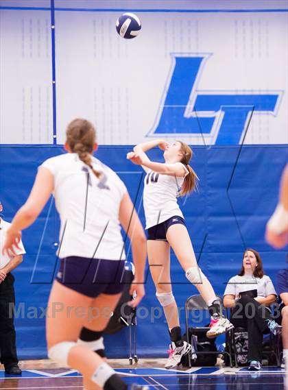 Thumbnail 1 in Columbine @ Regis Jesuit (Titan Classic) photogallery.